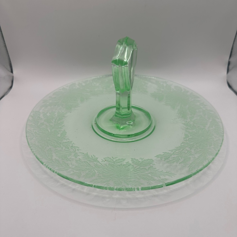 Vintage green glass cake plate 10 inch diameter